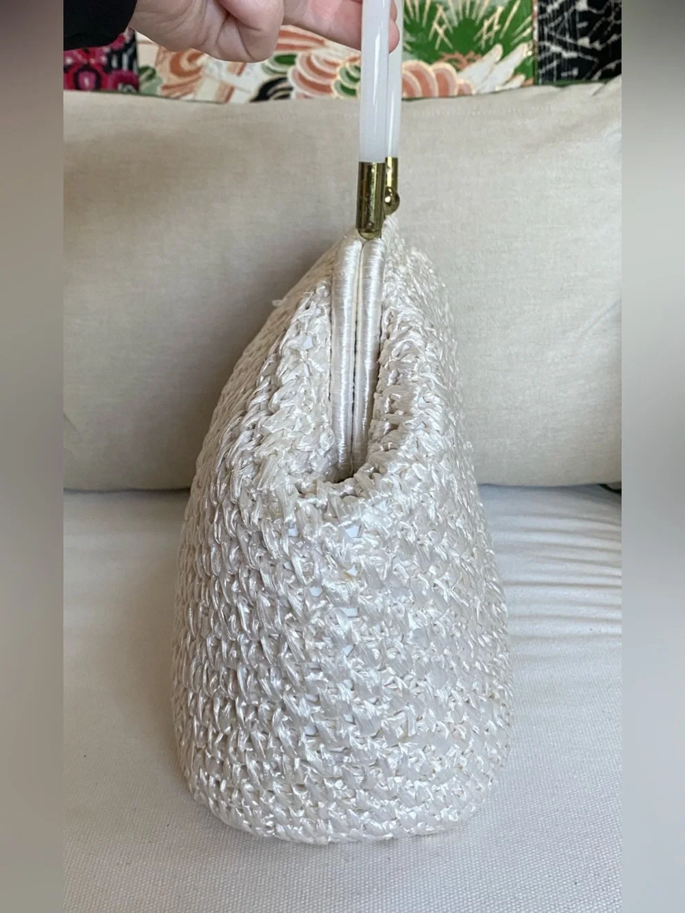 VTG 1950s Cream Woven Raffia Purse White Lucite Top Handle Kiss Lock Frame